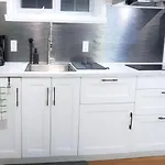 Cozy Apartment In Ahuntsic With Free Parking And Near Metro Station